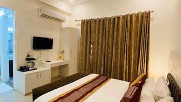 Deluxe Room | 1 bedroom, free WiFi
