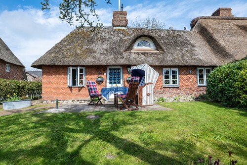 Holiday Home 'Voß' with Private Terrace, Private Garden and Wi-Fi