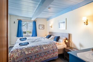 1 bedroom, iron/ironing board, free WiFi, bed sheets - Holiday Home 'Voß' with Private Terrace, Private Garden and Wi-Fi (Süderwaygaard/ Dagebüll)