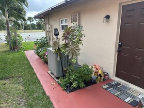 Exterior detail - Fort Lauderdale Retreats (Margate)