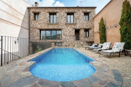 プール. Cottage in Navas de Estena with Pool & Jacuzzi
