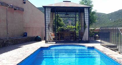 GĂźte Ă Navas de Estena avec Piscine & Jacuzzi