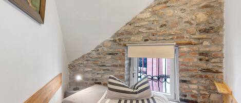 10 dormitorios, wifi gratis, ropa de cama