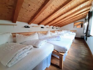 9 sovrum, gratis wi-fi och sÀngklÀder