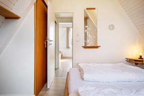 2 bedrooms, free WiFi - Holiday Home 'Wikinger 74' with Private Terrace, Private Garden and Wi-Fi (Immenstaad am Bodensee)