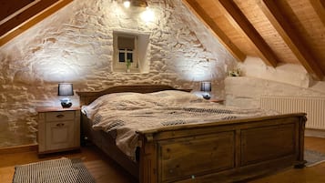 4 bedrooms, free WiFi, bed sheets
