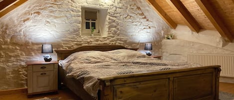 4 bedrooms, free WiFi, bed sheets