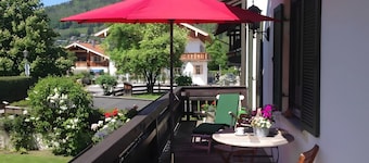 Apartment 'Niekerken' with Mountain View, Shared Garden and Wi-Fi