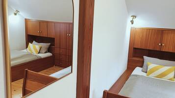 2 chambres, fer et planche Ă repasser, Wi-Fi gratuit, draps fournis