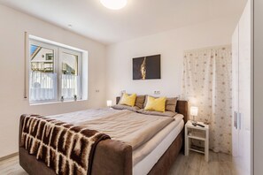 1 bedroom, free WiFi, bed sheets