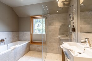 Apartment | Bathroom | Hair dryer - Charming Apartment in Schruns With Balcony (Schruns)