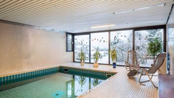 Innenpool, beheizter Pool