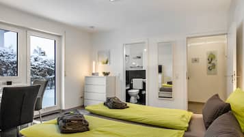 BĂŒgeleisen/BĂŒgelbrett, kostenloses WLAN, BettwĂ€sche, Rollstuhlgeeignet