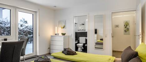 Iron/ironing board, free WiFi, bed sheets, wheelchair access