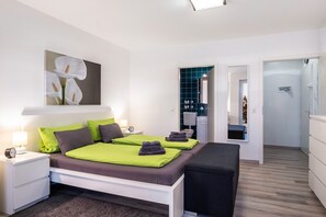 Silitysrauta/-lauta, ilmainen Wi-Fi, vuodevaatteet, pääsy pyörätuolilla