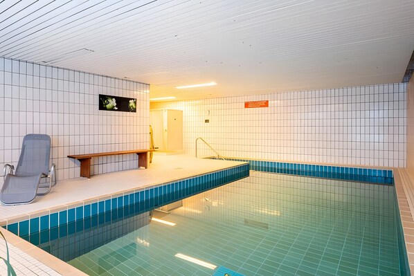 Piscina interna, piscina aquecida