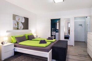 Iron/ironing board, free WiFi, bed sheets, wheelchair access