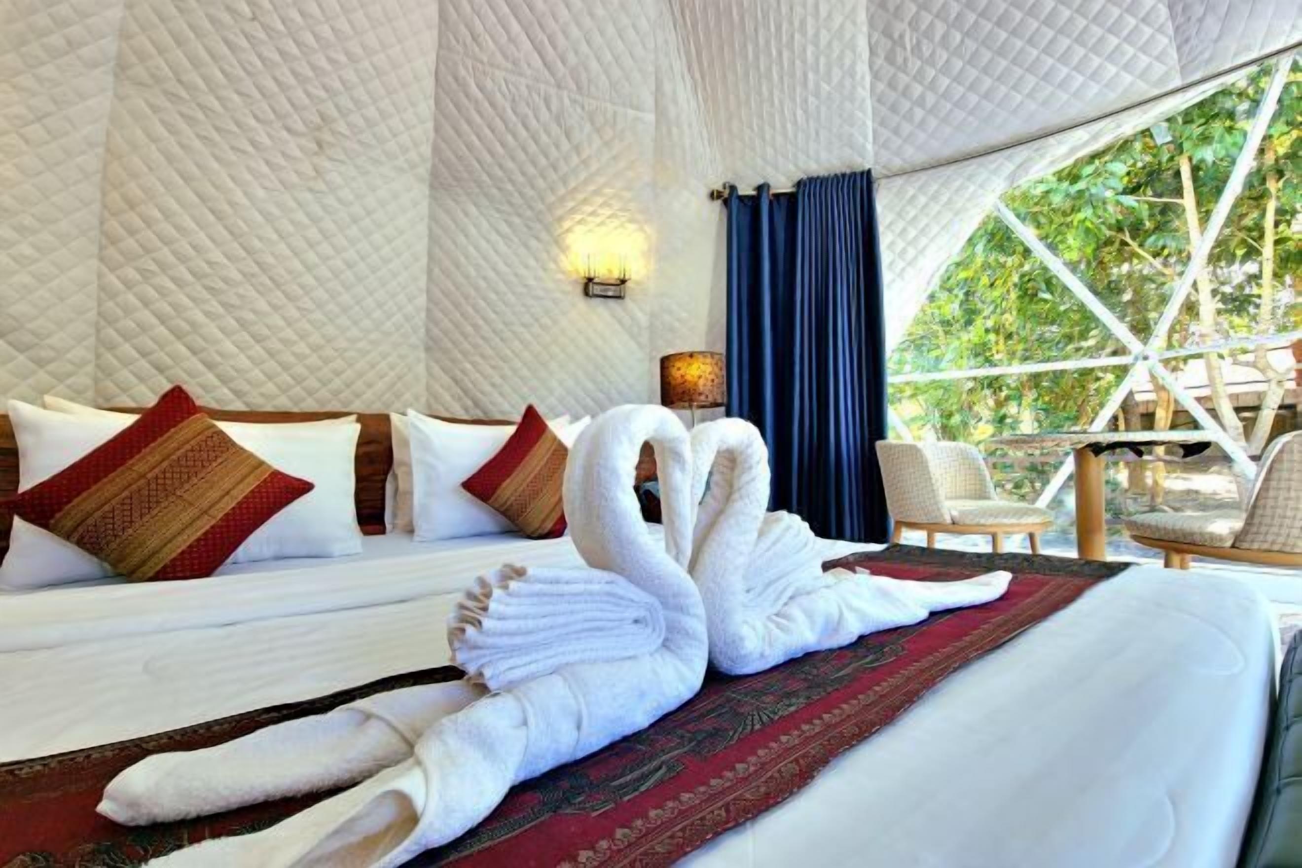 Lydisolert og sengetøy