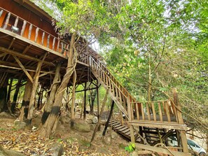 Family Tree House | Soundproofing, bed sheets