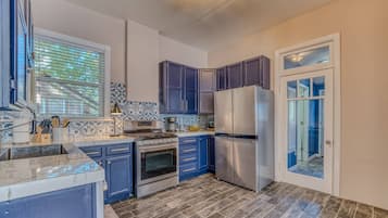Fridge, microwave, dishwasher, coffee/tea maker