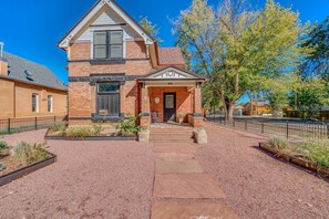 Exterior - Historic Charm, Sophisticated Style and Timely Elegance. Welcome to Rosemont. (Florence)