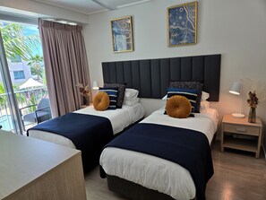 1 bedroom, in-room safe, iron/ironing board, WiFi - Cairns Tropical Reefside Retreat (Cairns City)