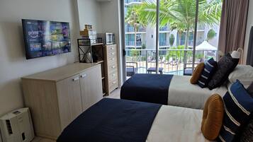 1 chambre, coffres-forts dans les chambres, fer et planche Ă repasser