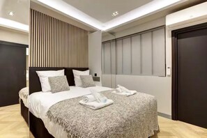 2 slaapkamers, een bureau, een strijkplank/strijkijzer, gratis wifi
