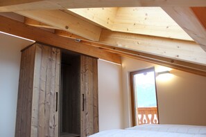 2 bedrooms, bed sheets - Schneibstein vacation apartment, 95 m² with 3 separate bedrooms, living/dining area, south and west-facing balconies (Schönau am Königssee)