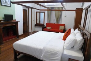 Deluxe Room | Living room - West Berry Vintage (Ootacamund)