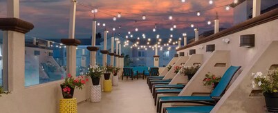 Near Anaheim Convention Center Center and Disneyland. Shuttle service to Disney.