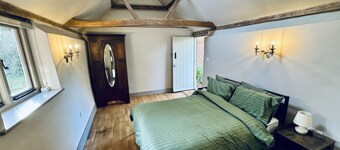 Coombe End Farmhouse Lodge - From 165 Per Night
