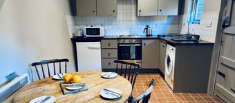Coombe End Farmhouse Lodge - From 165 Per Night