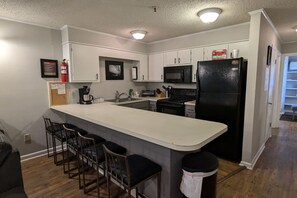 Private kitchen - E204 Winterplace Condo (Ghent)