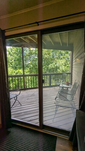 E204 Winterplace Condo