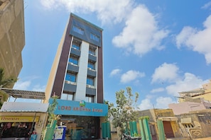 Front of property - Hotel Lord Krishna Dham (Dwarka)