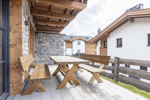 House | Outdoor dining - Superior Ferienhaus # 4A mit Sauna (Uttendorf)