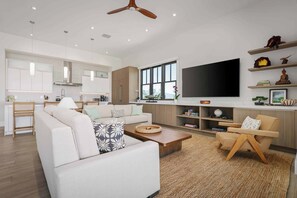 TV - Amaui Villas 02 Four Bedroom (Kamuela)