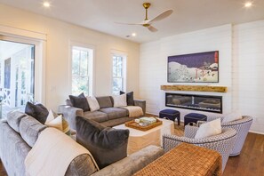 Unclassified image, 3 of 50, button