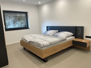 1 chambre, bureau, lit parapluie, Wi-Fi