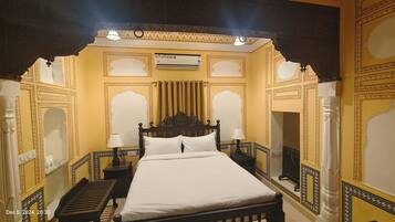 Economy Double Room | 1 bedroom, minibar, free WiFi, bed sheets