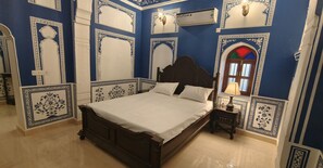 Minibar, free WiFi, bed sheets - HOTEL MANDAWA VILAS (Jhunjhunu)