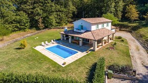 Exterior - Wonderful private villa for 8 guests with private pool, WIFI, A/C, TV and terrace (Pazin)
