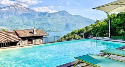 Alleinstehendes Ferienhaus mit Whirlpool, Klimaanlage, Pool, W-LAN, TV, Innenhof, Panoramablick