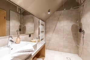 Appartement | Salle de bain | Séchoir à cheveux