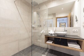 Apartment | Bathroom | Hair dryer - Apartment in Rauris With Balcony (Rauris)