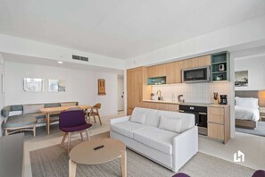 Smart TV - Skyline Views, Pool, Gym & Ultimate Relaxation (Miami)