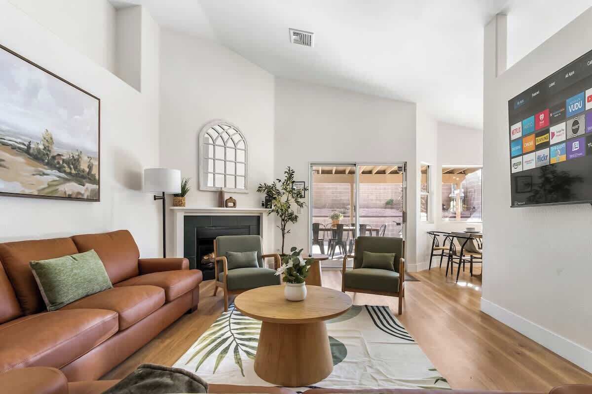 TV, fireplace, offices