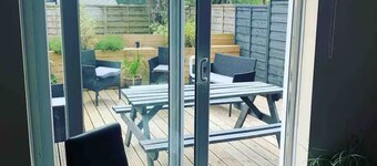 Big 5 Bed House, EV Charging, parking, large kitchen, patio, Garden Nr City Cntr