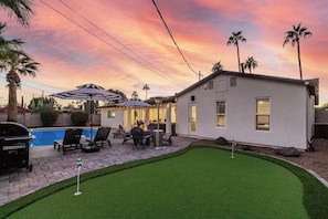 Outdoor dining - The Cypress Arcadia|Pool|Al-Fresco Living|Putt Grn (Scottsdale)
